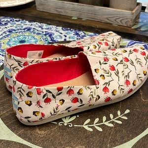 Fall Harvest Toms Size 9